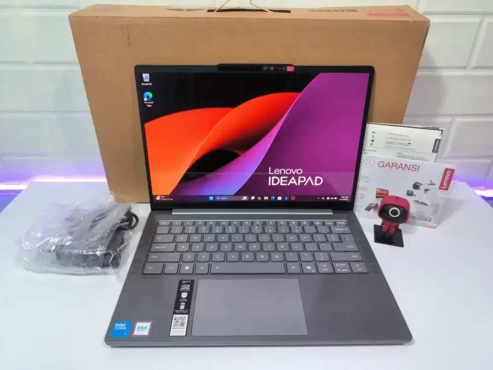 LENOVO Ideapad Slim 5 14IRH10R Intel Core 7-240H 16GB 512GB 14 OLED
