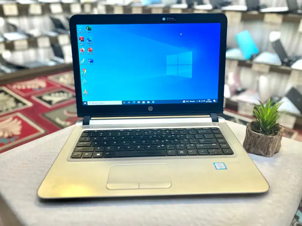 HP probook 430 G3. Core i5 gen 6. Ram 8gb. ssd 256gb. Bergaransi.