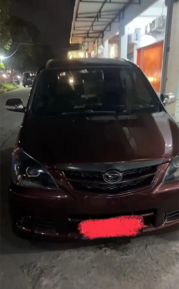 TERAWAT! Daihatsu Xenia 2011 Bensin Merah Maroon