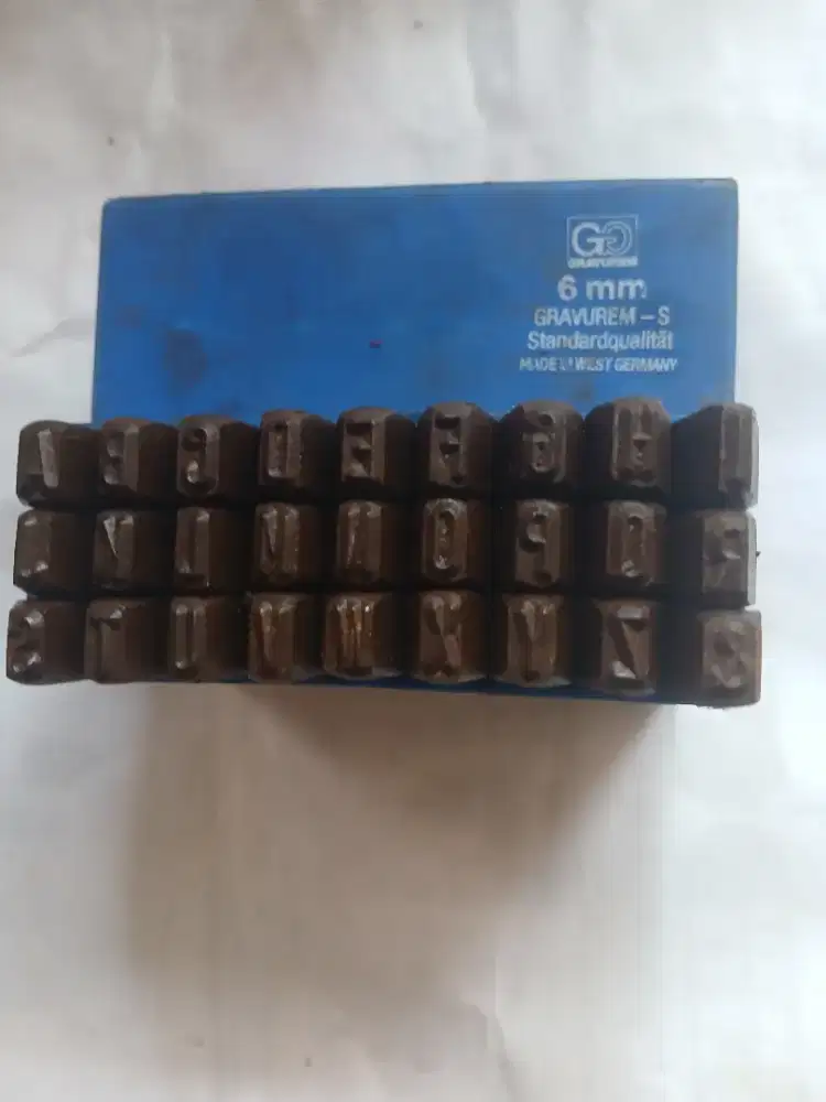 Ketok huruf 6 mm = 27 bh, ex. GRAVUREM-S, made in Germany