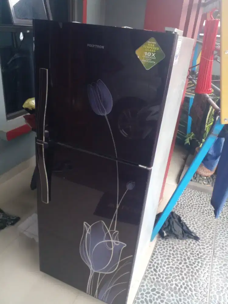 Jual kulkas dua pintu polytron