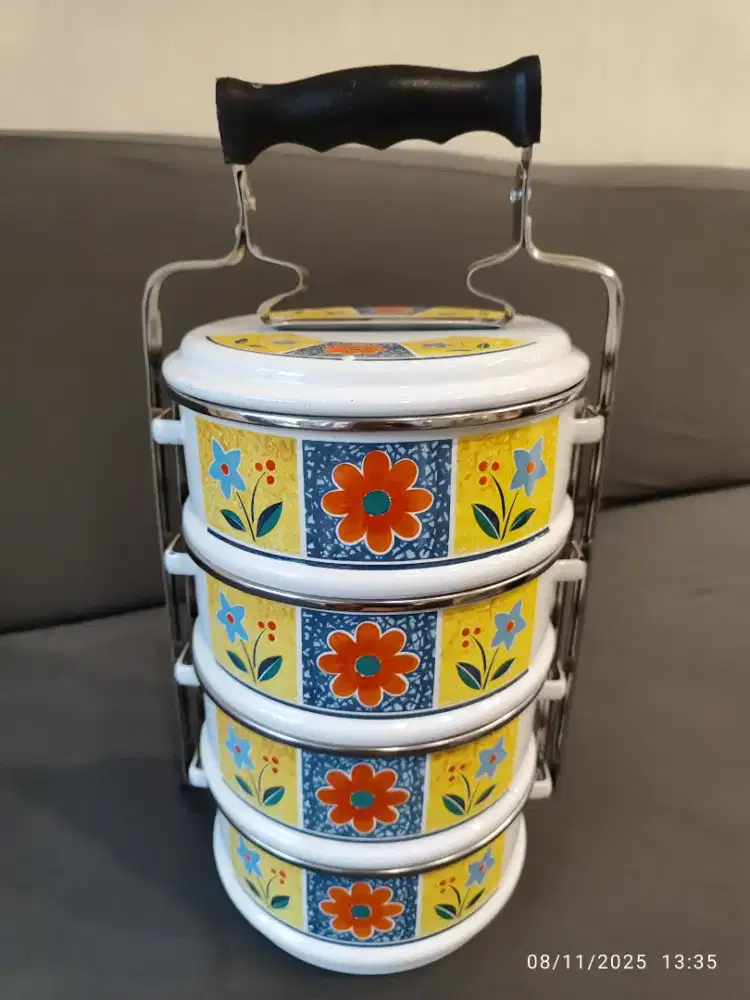 Rantang / Food Carrier 4 susun merk Ideal