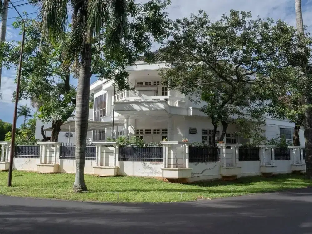 Jual Rumah Pondok Indah Lokasi Strategis Dekat PIM Luas Tanah 660 hanya 29 Milyar Harga Terbaik