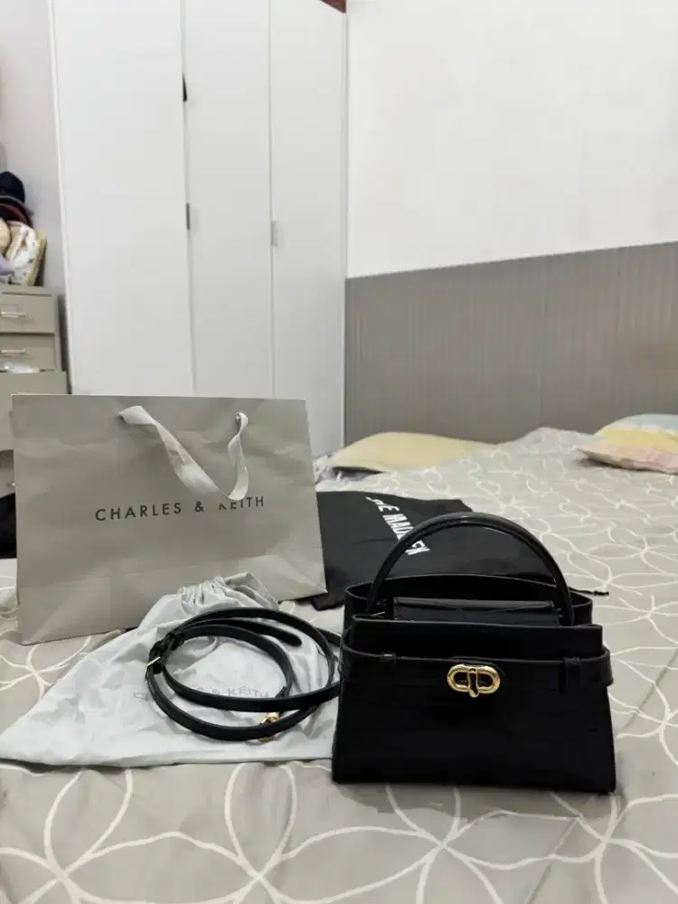 Tas Charles & Keith Aubrielle Bag