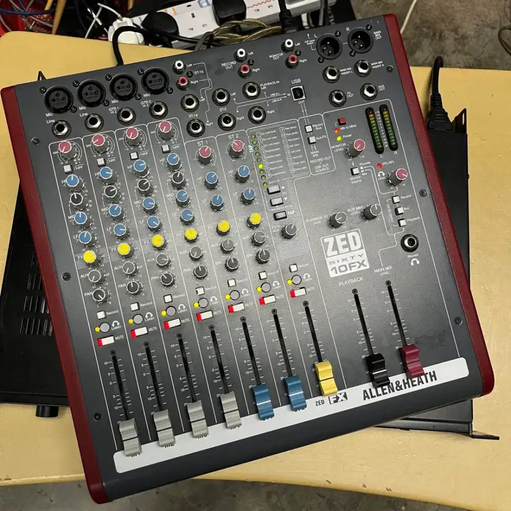 Allen & Heath ZED60-10FX/220 Mixing Audio Console