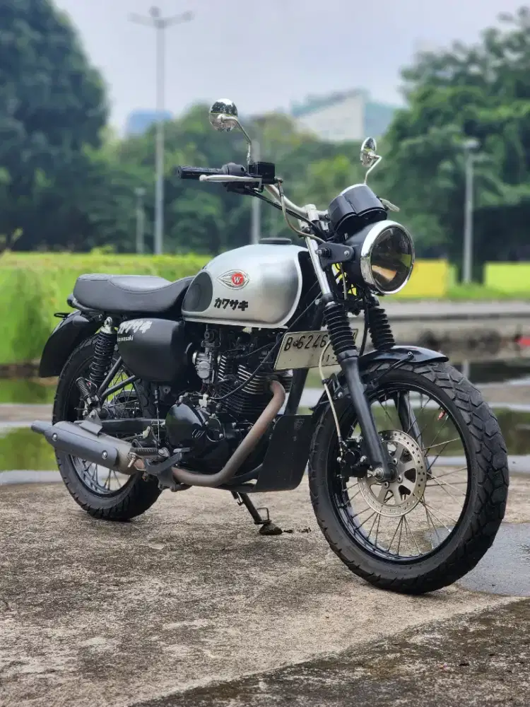 Kawasaki W175 SE Grey