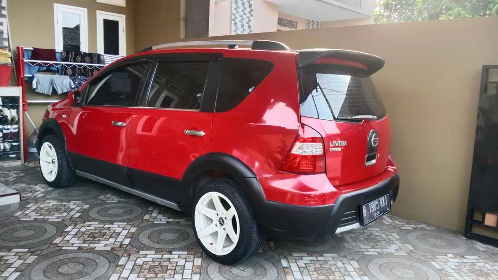 Nissan Livina 2011 Bensin