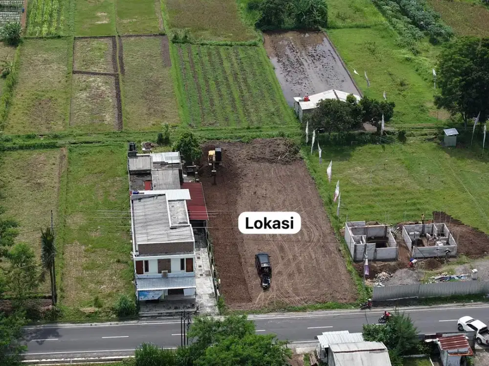 Pinggir Jalan Raya Tanah Palagan Jogja