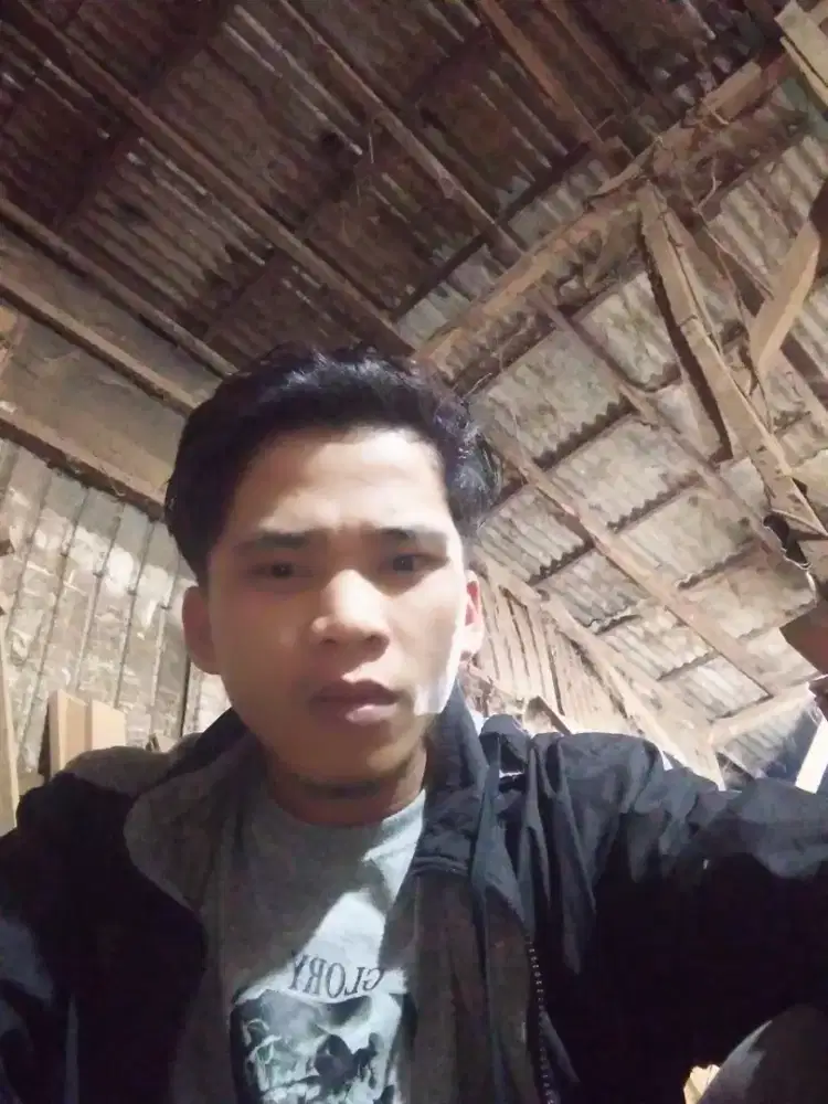 Cari kerjaan ap aj yg penting hasilkan uaang