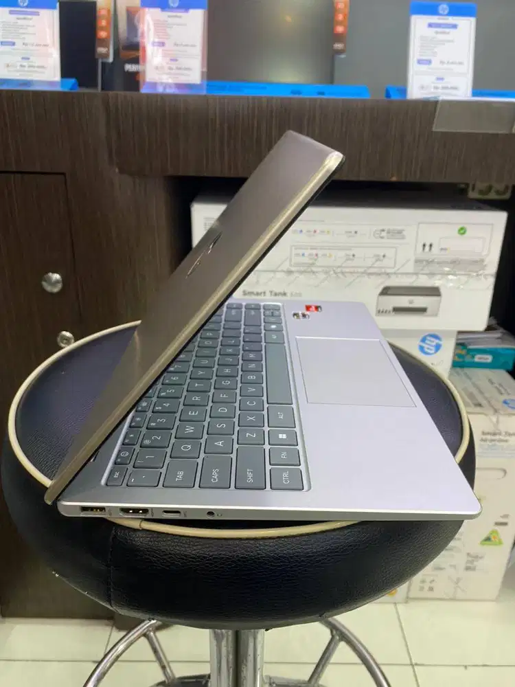 HP 14-EM0018AU Ryzen 5-7530U/8GB/512GB SSD/14″ FHD/Win 11 Home+OHS 202