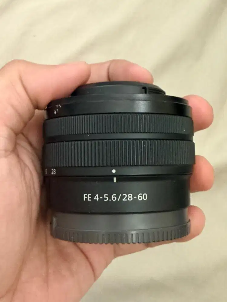 Lensa Sony 28-60 mm Lens f4 Full Frame (bekas)