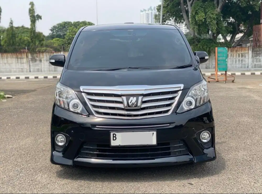 TOYOTA ALPHARD SC AUDIOLESS AT HITAM 2014