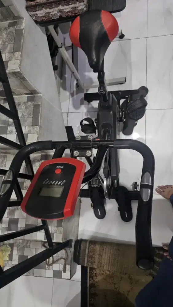 Spin bike/sepeda statis bekas