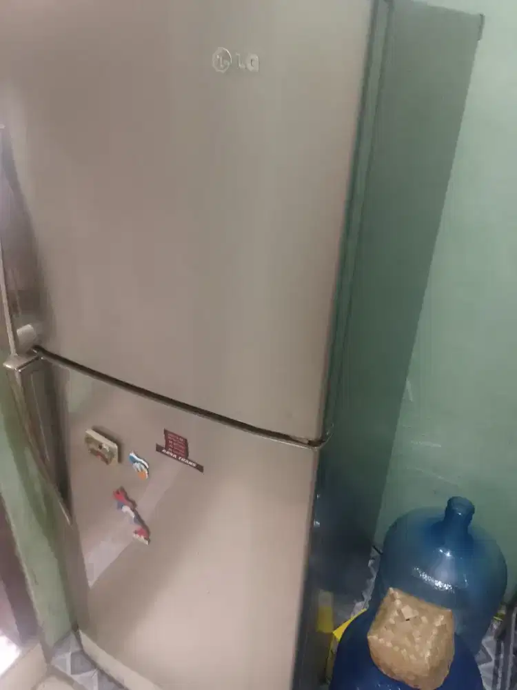 Kulkas 2 pintu merk LG