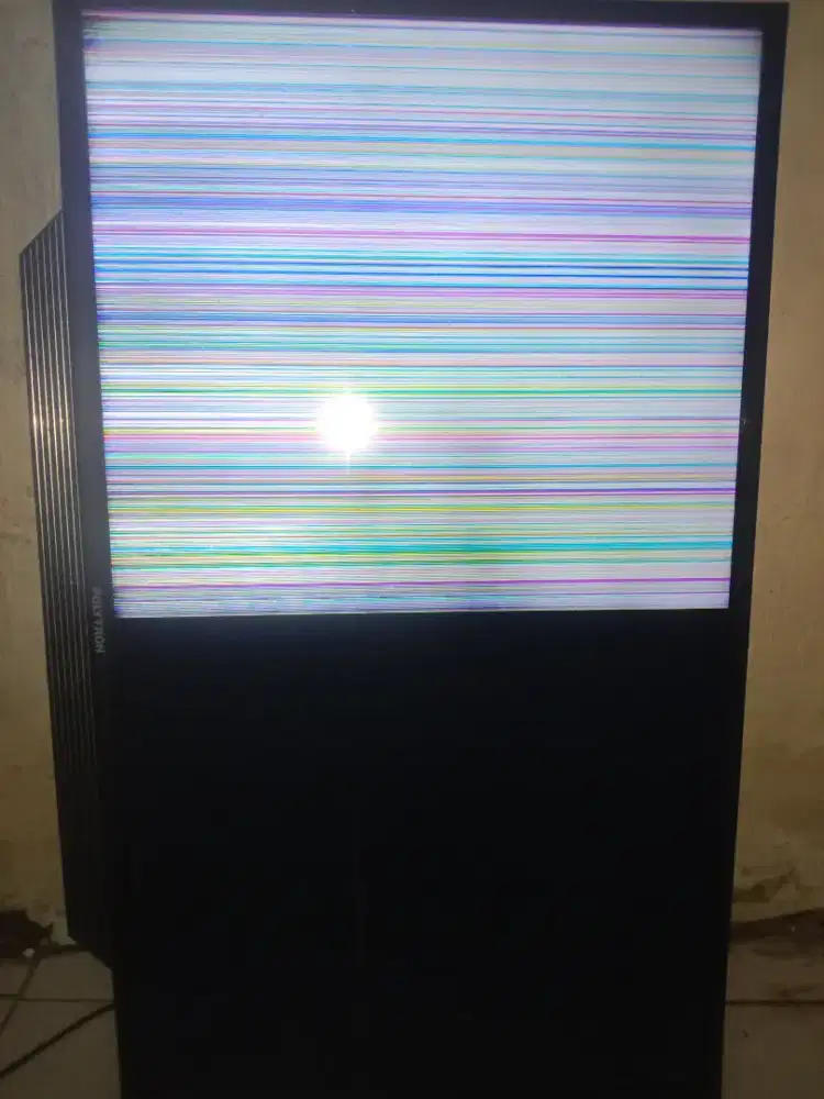 Tv led polytron 40 in kodisi layar panel sdh rusak.