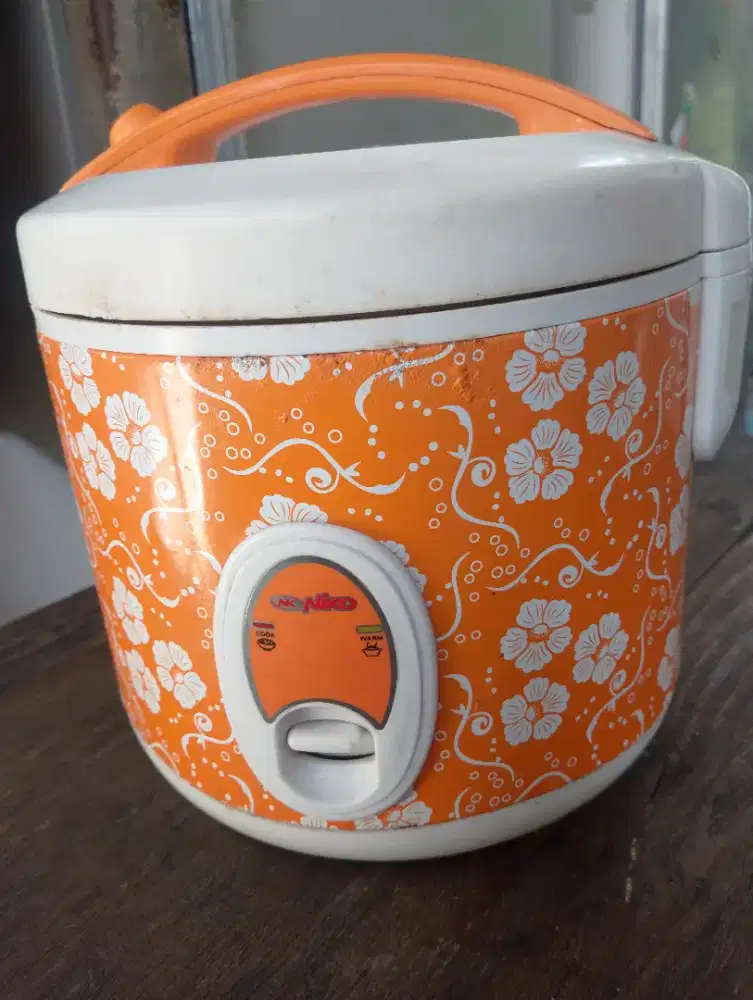 Rice cooker merk Niko 1,2L