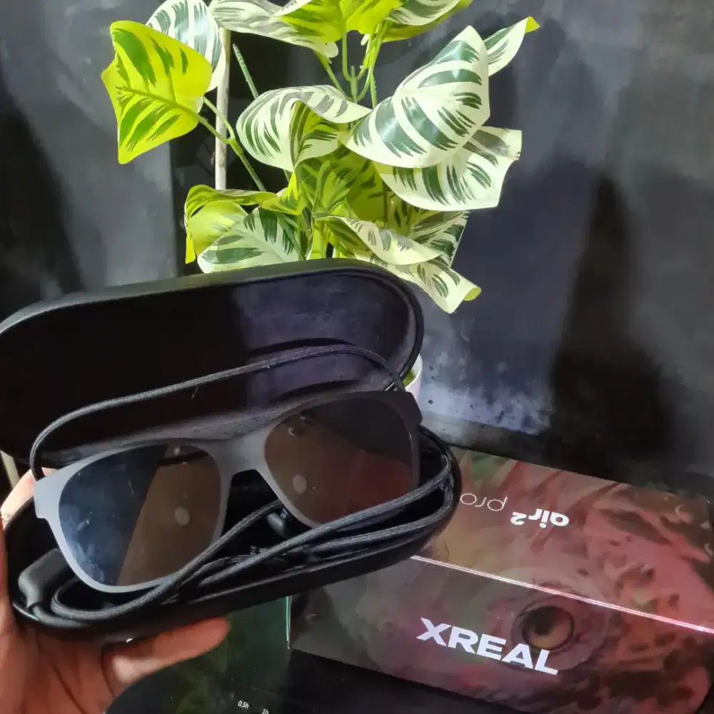 Kacamata XRreal Air 2 Pro – Smart Glasses Premium