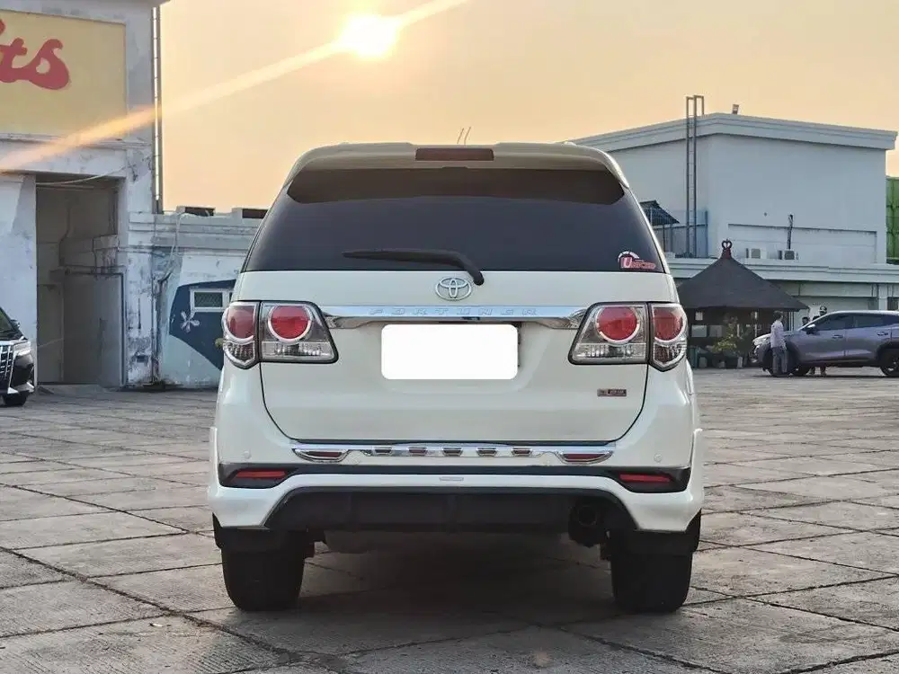 TDP 10JT SAJA TOYOTA FORTUNER V AT BENSIN 4X4 BUKAN DIESEL 2013 PUTIH