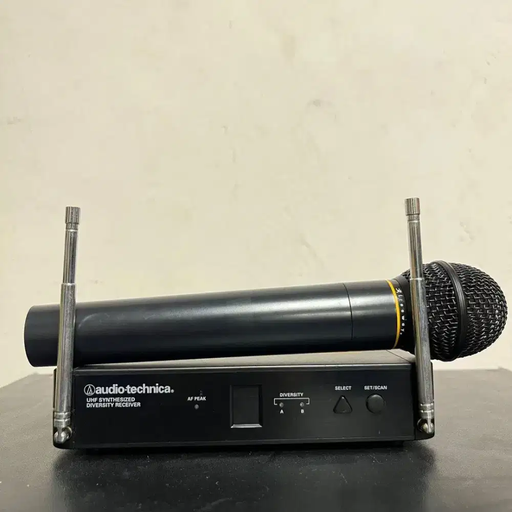 Audio-Technica ATW-702 sistem mikrofon audio wireless receiver