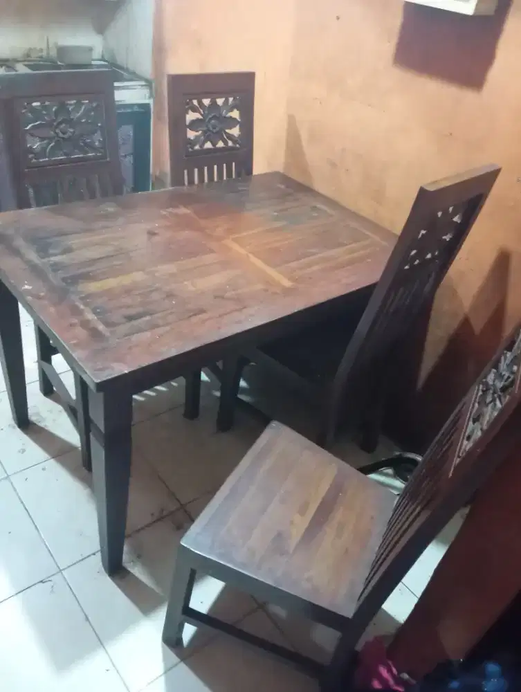 Dijual meja makan set bahan kayu jati