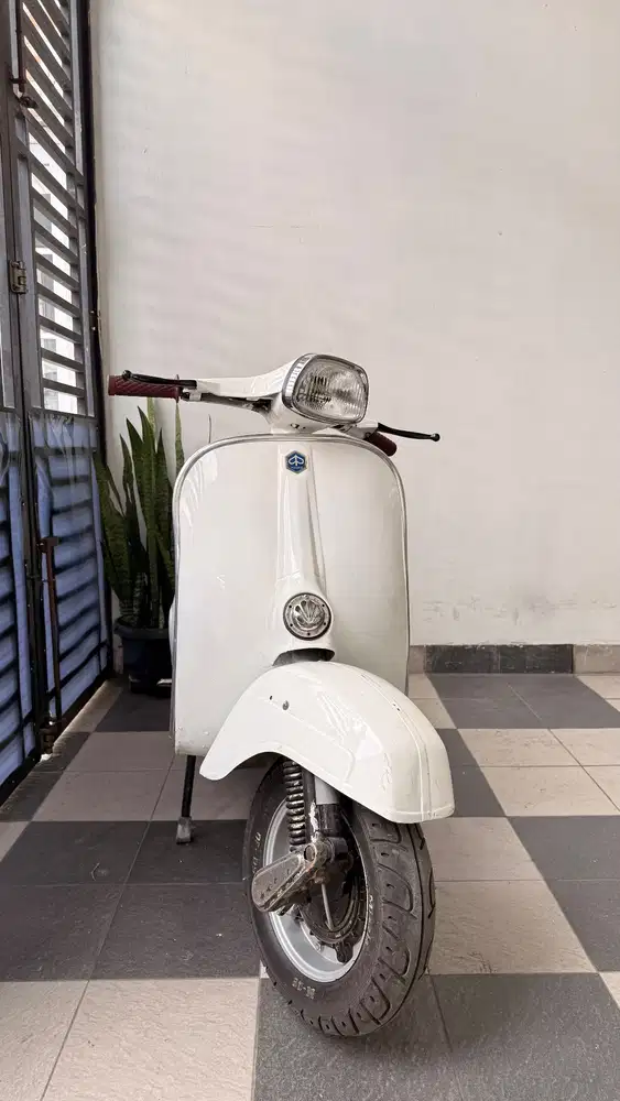 Vespa Super 150