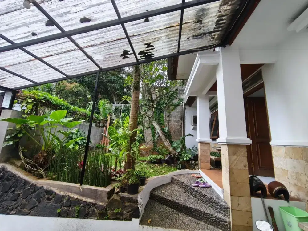 Rumah terawat siap huni di pondok hijau dekat upi gegerkalong bandung utara