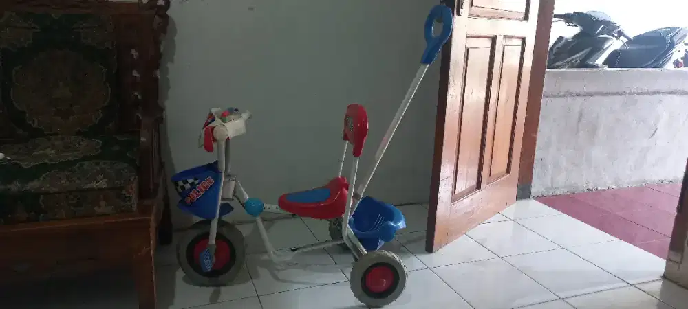 Kereta dorong roda tiga siap pakai