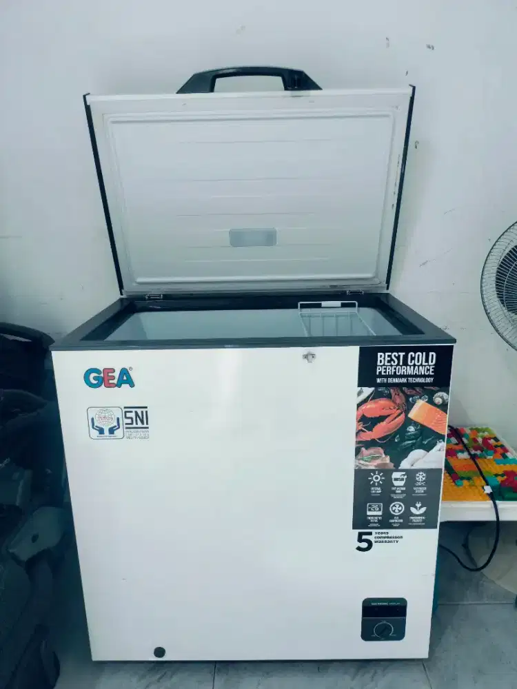 Freezer Box Gea 200L Mulus Second Rasa Baru