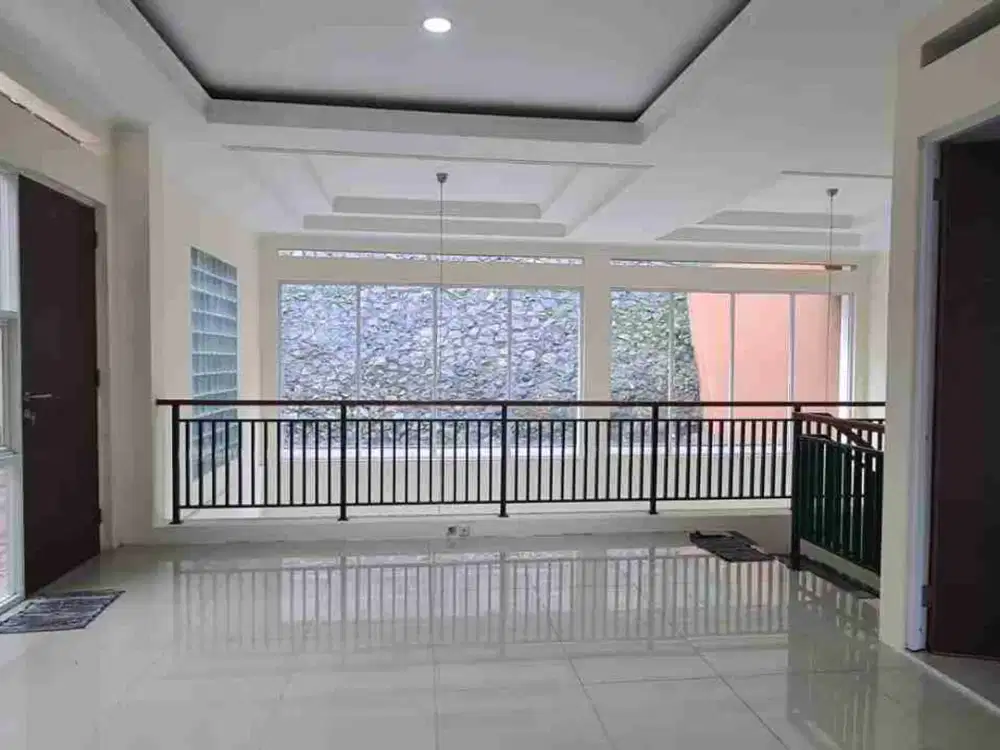 jual rumah baru Setraduta siap huni