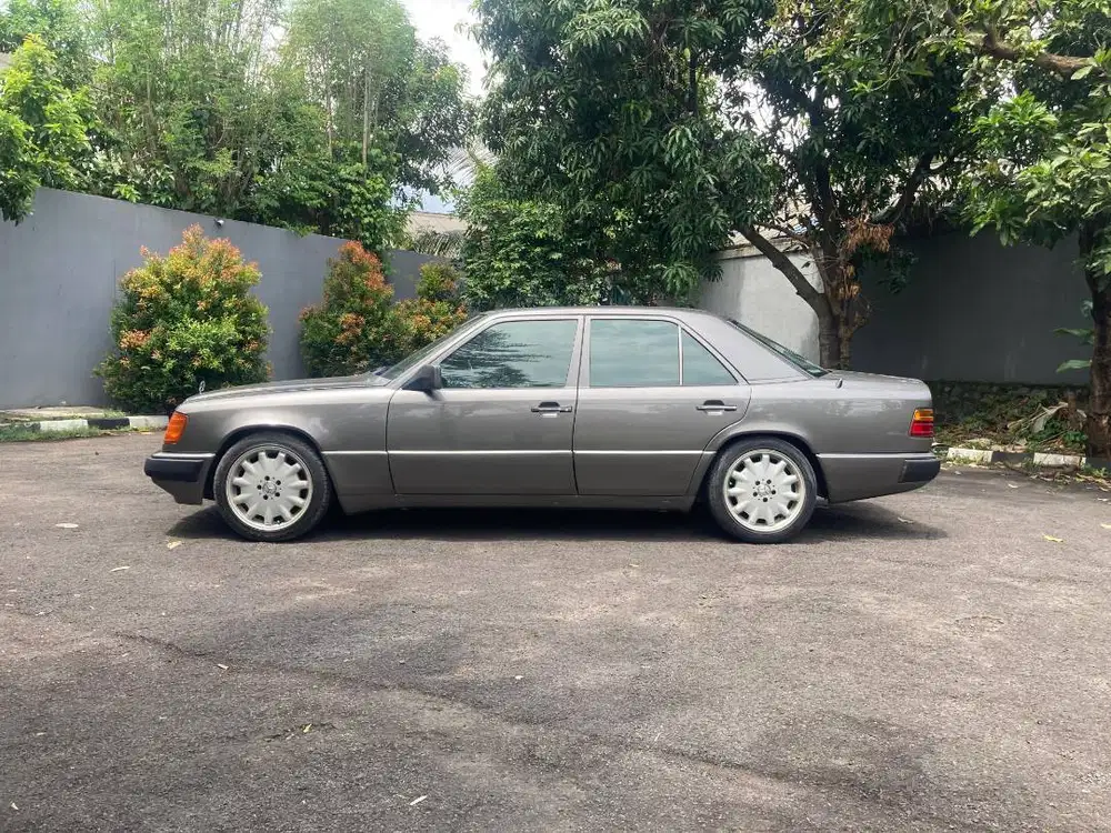 Mercedes-Benz  boxer w124 230 e manual 1993 Mercy Boxer Mulus BANGET
