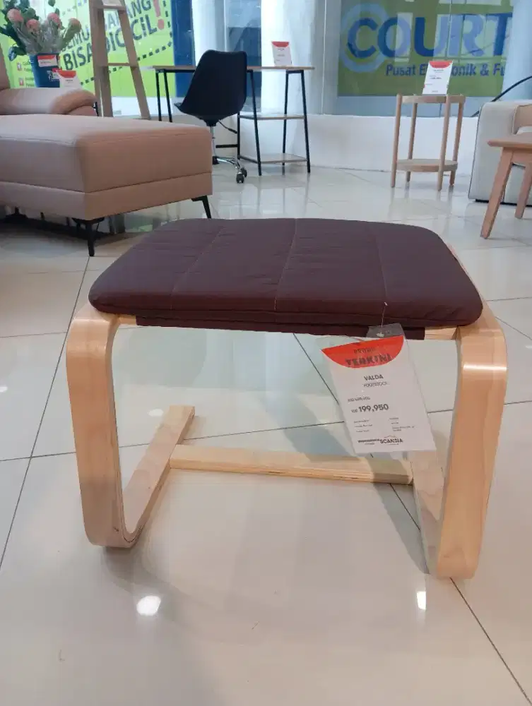 Kursi Footstool Valda