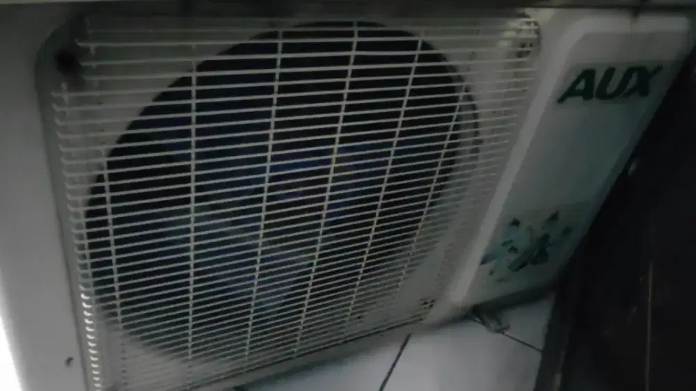 Outdoor AC 2PK merk AUX