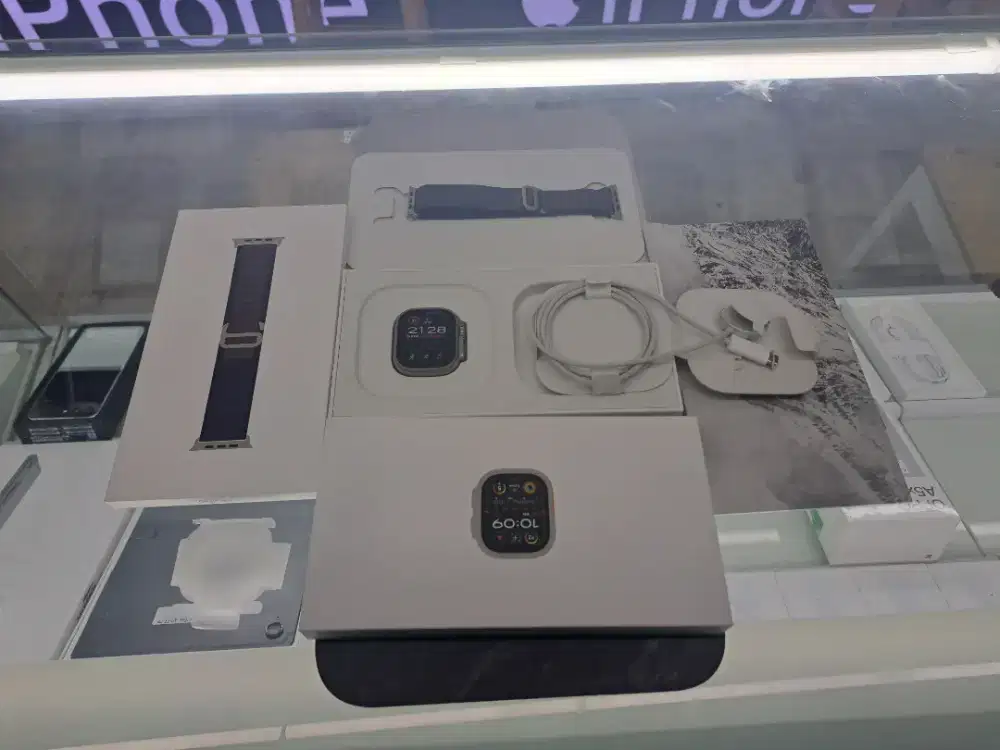 Apple Watch Ultra 2 49mm Indigo Alpine Loop Ex Inter Mulus Like New