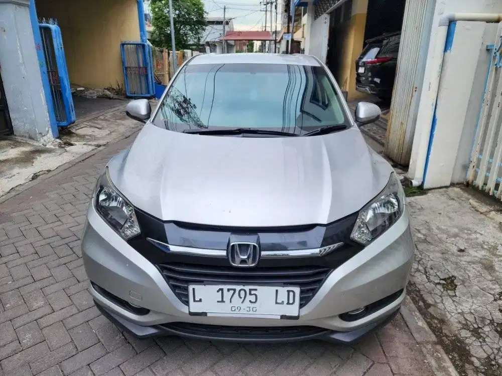 HONDA HRV 1.5 E MATIC 2015 TANGAN PERTAMA ASLI PAJAK PLAT BARU