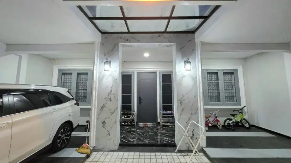 Dijual Rumah Semi Furnish Darmo Sentosa Raya