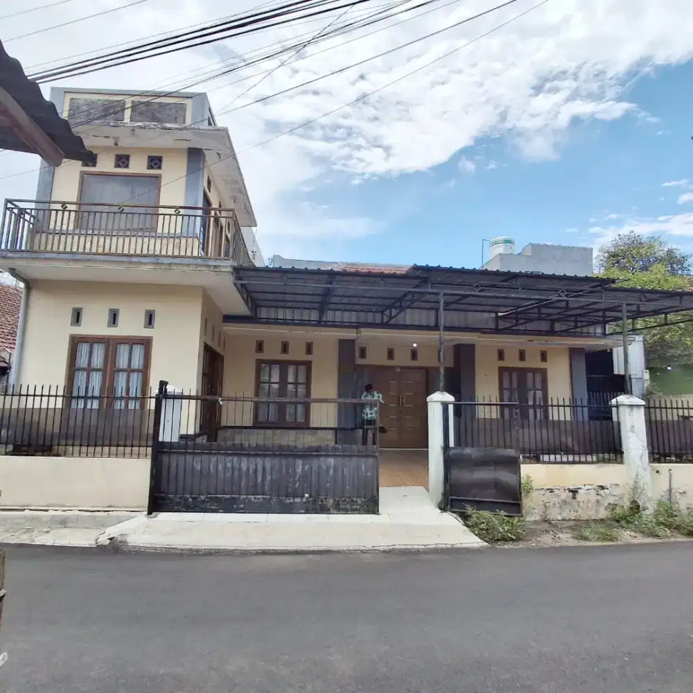 Rumah Kost dijual di Jalan Jaksa Agung Suprapto Klojen Kota Malang