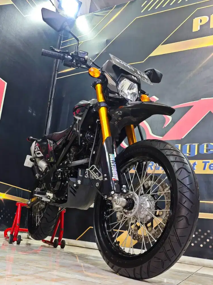 Kawasaki D-tracker 150 SE TH 2022 hitam cakep