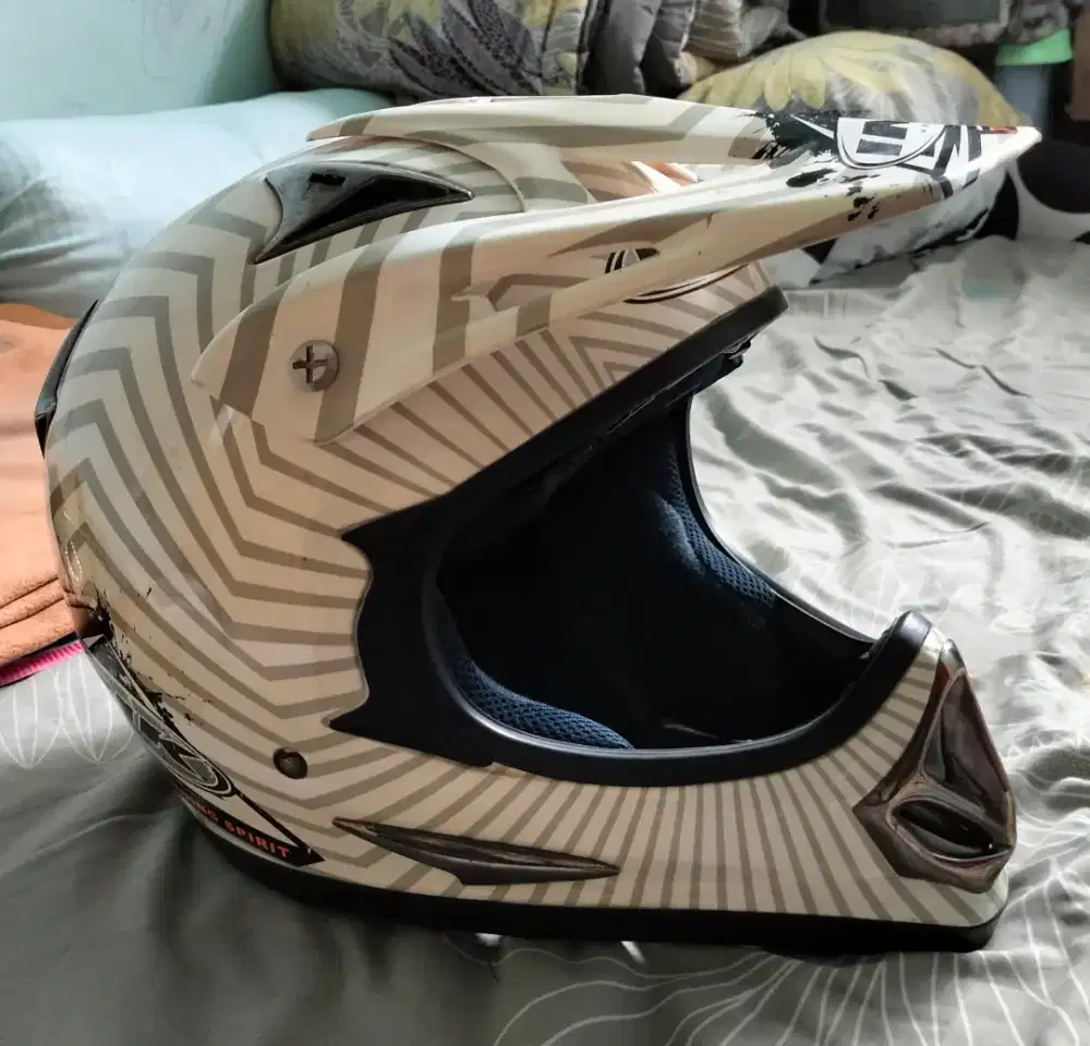 Dijual helm trail merk INK ukuran M