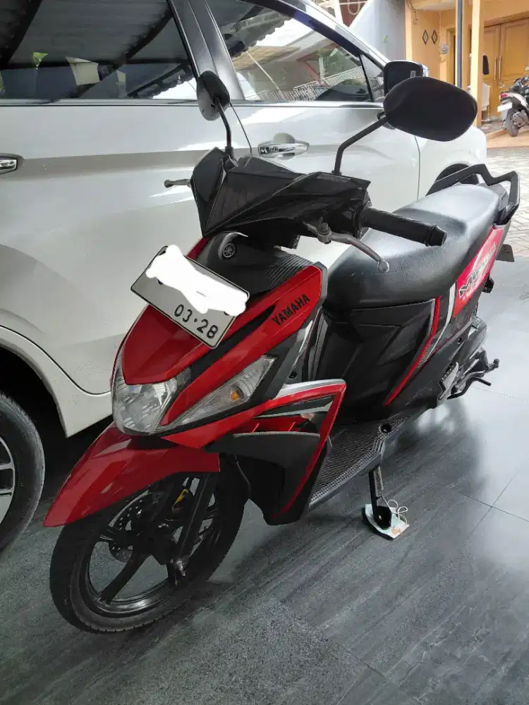 Dijual motor yamaha mio m3 th 2018 warna merah hitam.