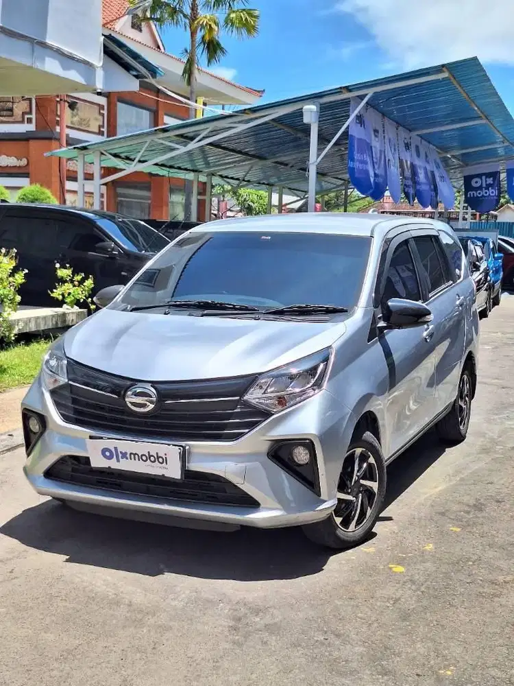 DP Rendah  - Daihatsu Sigra 1.2 R AT 2022 Silver