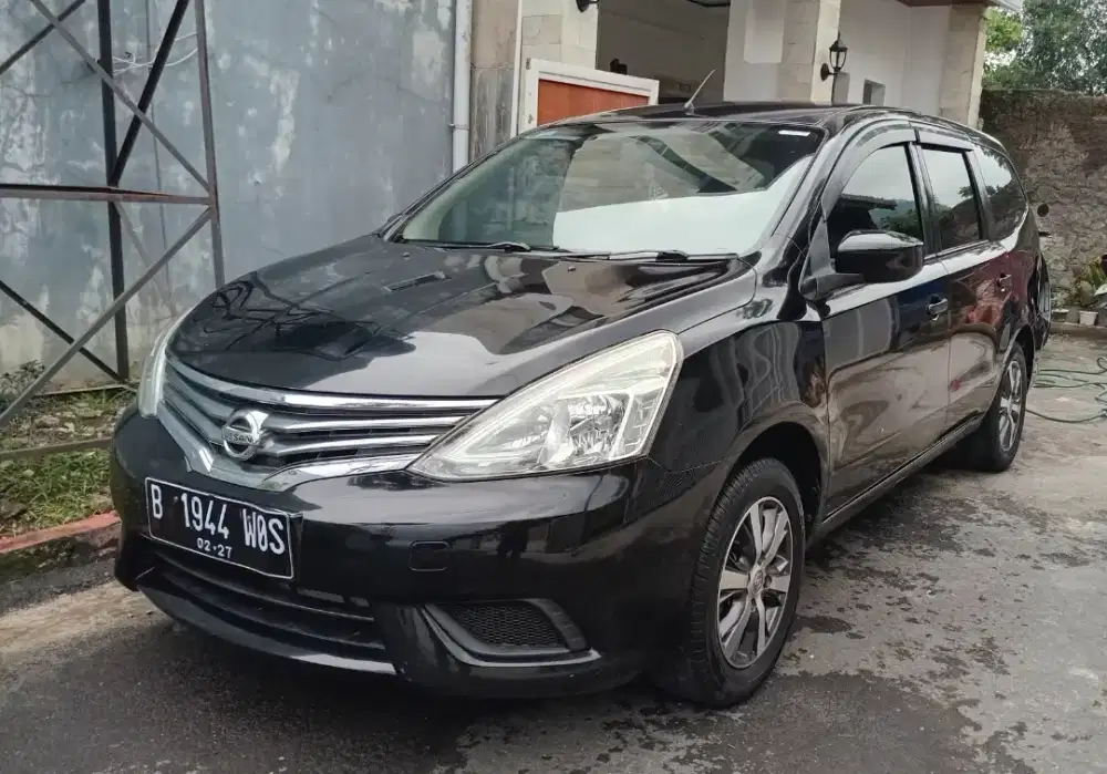 Mobil Keluarga Nyaman & Irit, Harga Terbaik!