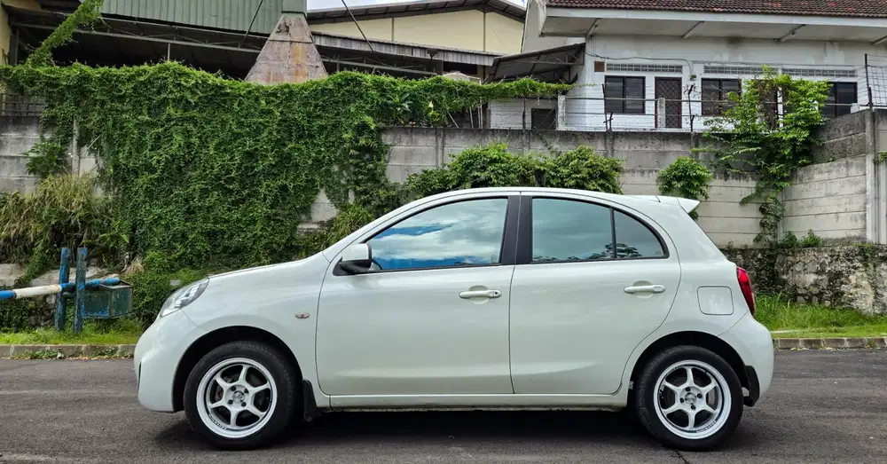 Nissan March 2013 Bensin