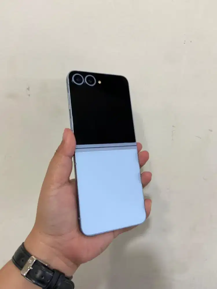 Samsung galaxy flip 6 12/256 GB