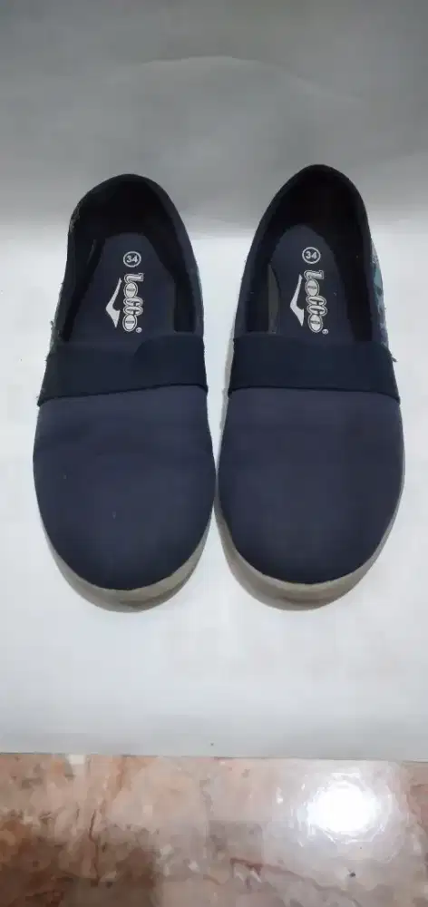 Sepatu nyaman untuk jalan2