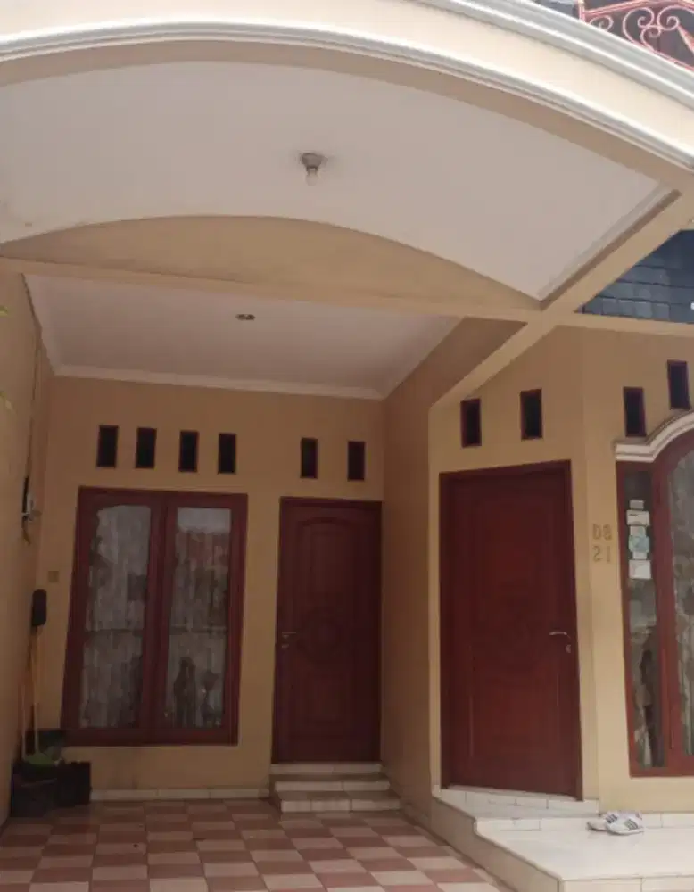 Dijual rumah 2 lantai siap huni di daerah taman malaka, Jakarta Timur