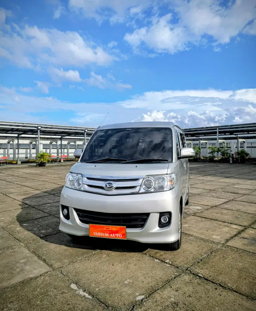 Daihatsu Luxio 2011 Bensin