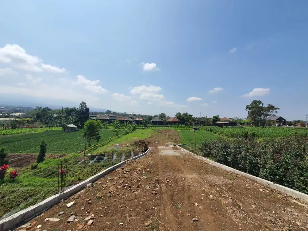 Villa Inden Bangun di Terusan Metro Batu – Desain Cantik & View Pegunungan 360°!