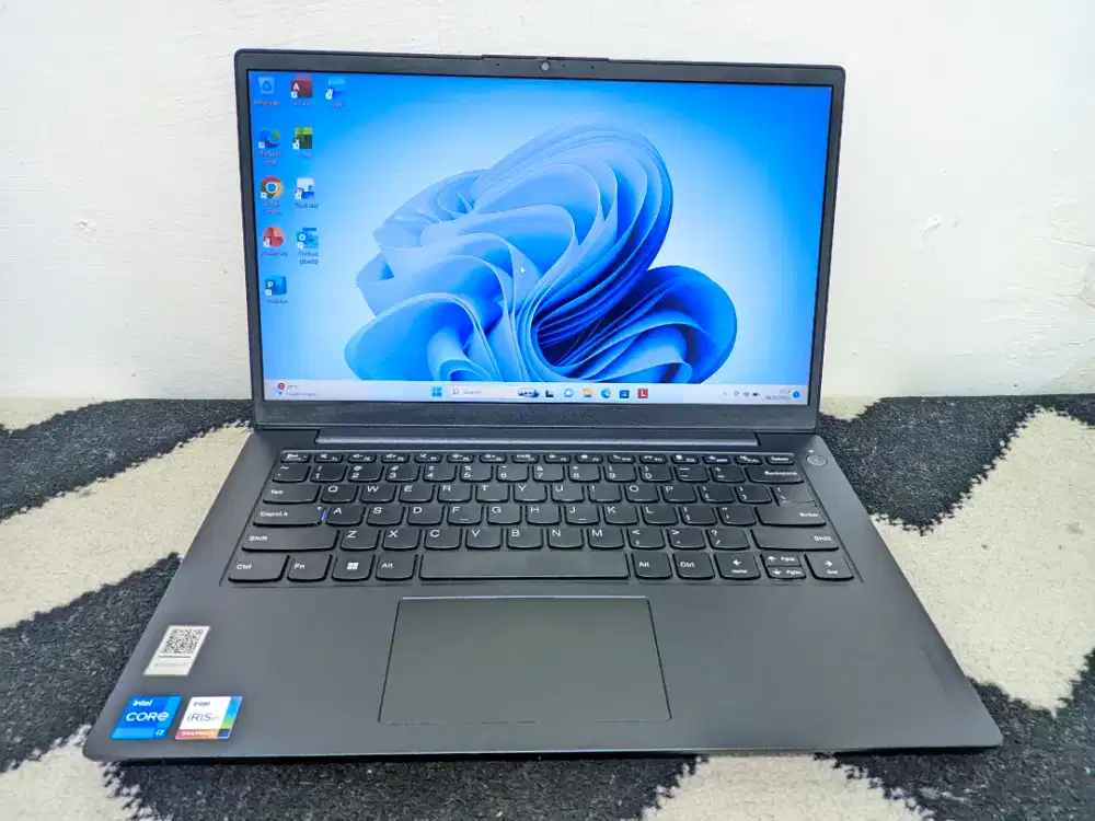 Lenovo K14
Prosesor Intel Core i7 Gen 11 
RAM 8GB SSD 512GB