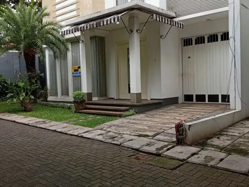 Bangka Townhouse  dekat ke Kemang raya ke Jl.Prapanca raya Lt.200 m/ Lb,185 m, 220 jt/ Thn