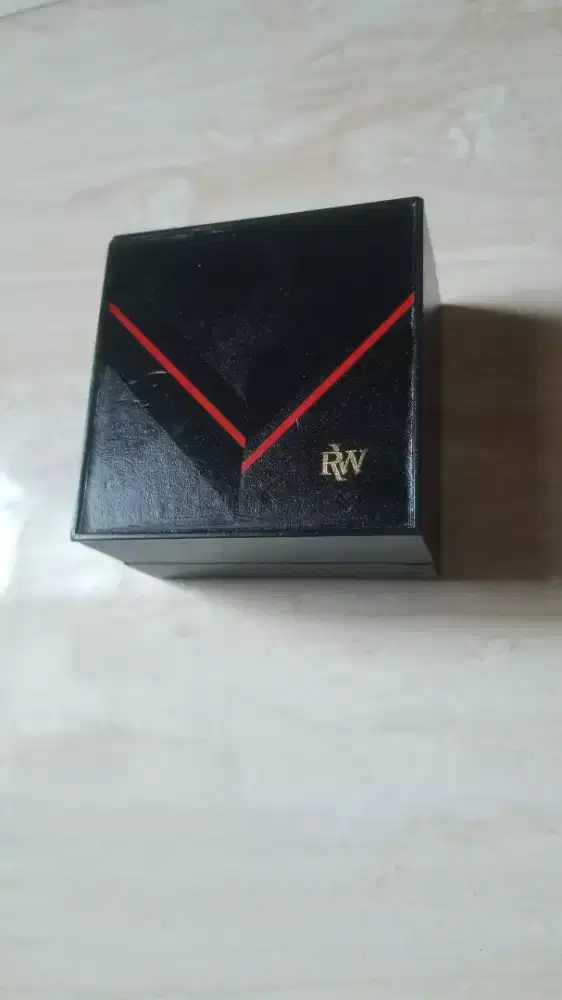 Box jam raymond weil